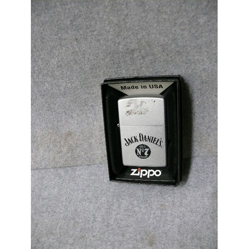 61 - A EARLY ZIPPO LIGHTER JACK DANIEL`S J. 04 OCT 2004