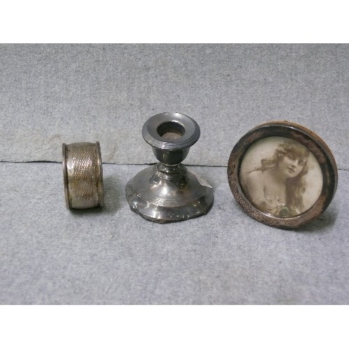 22 - A SMALL SILVER PICTURE FRAME BIRMINGHAM 1919 BY Arthur Willmore Pennington. A SILVER NAPKIN RING BIR... 