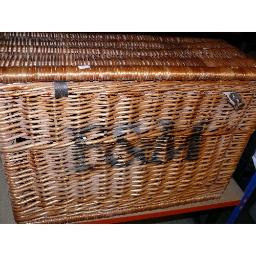 437 - A LARGE GENUINE FORTNUM & MASON WICKER HAMPER - 67CM X 50CM X 47CM