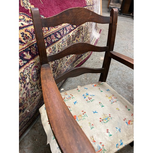 525 - VINTAGE CHILDS CHAIR WITH SHAPED LADDER BACK