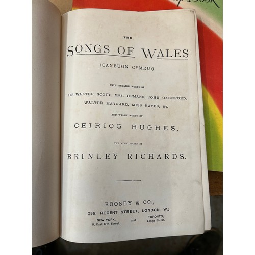 518 - BOOKS OF EARLY 20TH CENTURY SHEET MUSIC AND SONG BOOKS INCLUDES THE SONGS OF WALES BOOSEY & CO