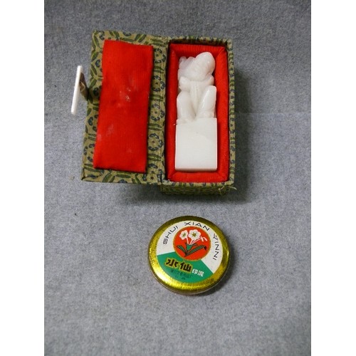 7A - A WHITE JADE CHINESE SEAL STONE UNCARVED  AND A TIN OF SEAL WAX