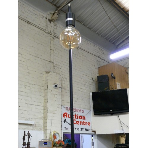 392 - A RETRO FLOOR STANDING LAMP WITH MARBLE BASE