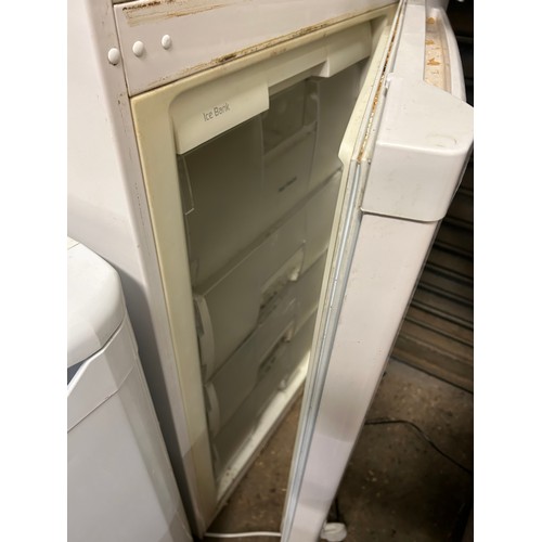 548 - BEKO FRIDGE FREEZER WITH WATER DISPENSER