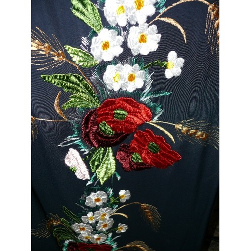 115 - A BEAUTIFUL CHINESE DRESS WITH EMBROIDERED FLOWERS SIZE 38