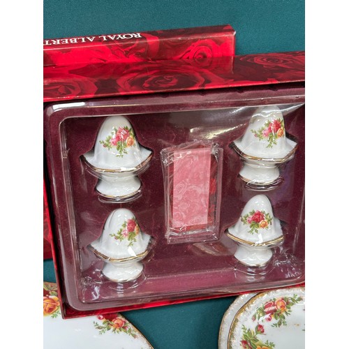 222 - Collection of Royal Albert Old Country Roses including large cake platter, 6 teaspoons, place settin... 