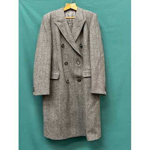 339 - A very good quality vintage Aquascutum at Harrods classic gents herringbone tweed wool over coat,  -... 