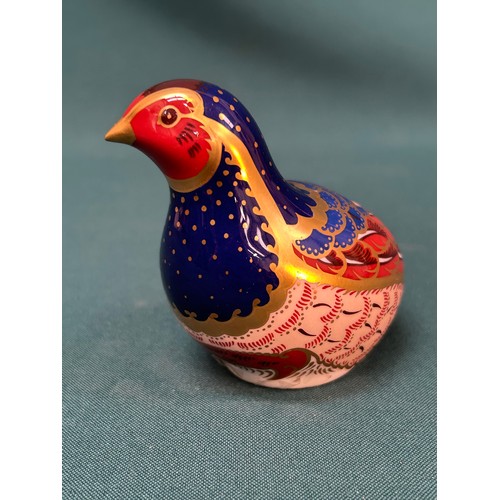 12 - Royal Crown Derby paperweight Partridge, 1999 with gold plug - Limited edition 3899/4500. 9cm long, ... 