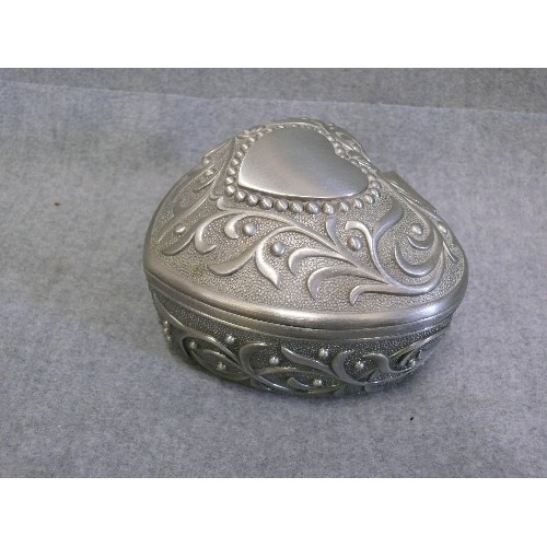 75 - A DECORATIVE HEART SHAPED TRINKET POT WITH CONTENTS OF COSTUME JEWELLERY