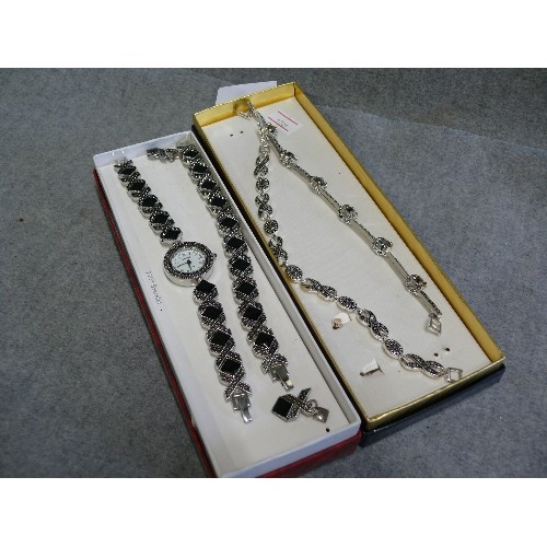 78 - A BOXED JEWELLERY SET WITH MATCHING WATCH, EARRINGS AND BRACELET PLUS A FURTHER SET OF BRACELETS