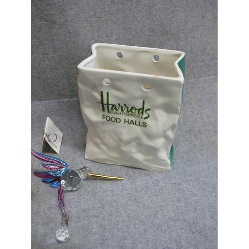 95 - A HARRODS FOOD HALLS CERAMIC BAG BY CARLTONWARE, A BEAUTIFUL FANTASY GLASS HUMMINGBIRD WITH ORIGINAL... 