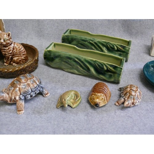 96 - A SELECTION OF CERAMIC WADE ORNAMENTS TO INCLUDE CAIRN TERRIER, TRINKET DISHES, WIMSIES AND TORTOISE... 