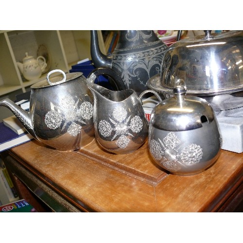 213 - A NICE SELECTION OF SILVERPLATE ITEMS TO INCLUDE COFFEE POT, TEASET, CHEESE DISH ETC