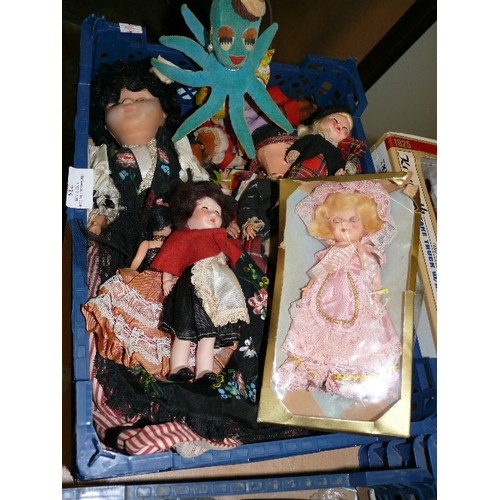 235 - TRAY OF SOUVENIR TRADITIONAL COSTUME  DOLLS