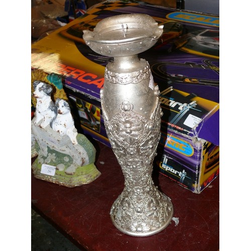 292 - A SILVER COLOURED CANDLEHOLDER