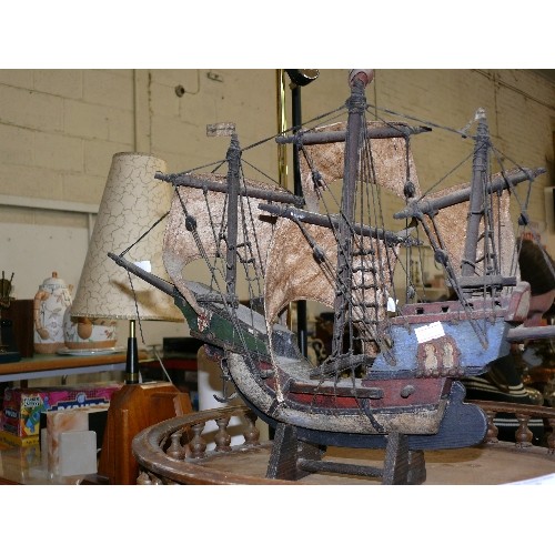 321 - A DECORATIVE WOODEN GALLEON SHIP MODEL