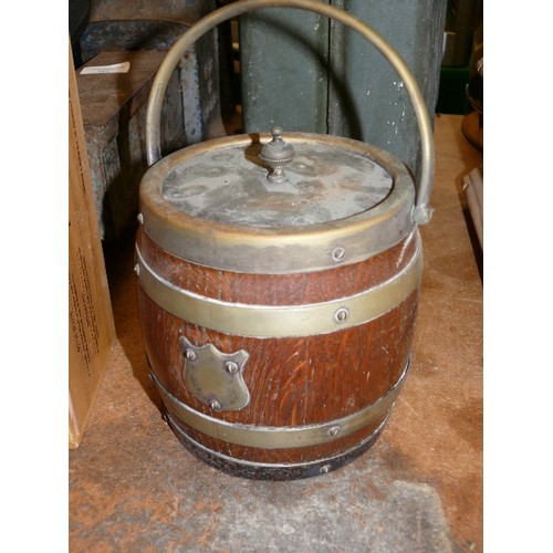 385 - A VICTORIAN OAK AND BRASS BISCUIT BARREL AND BRASS HORSE SHOE JUST NEEDS A POLISH