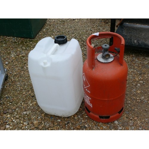 472 - 6KG CALOR GAS PROPANE BOTTLE AND A LARGE PLASTIC WATER CARRIER