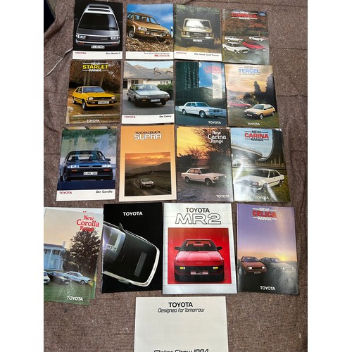 256 - Automobilia Ephemera: Toyota 19 X Car Brochures from the 1980's including Corolla, Camry 1984, Starl... 