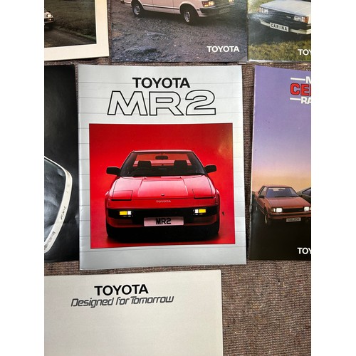 256 - Automobilia Ephemera: Toyota 19 X Car Brochures from the 1980's including Corolla, Camry 1984, Starl... 