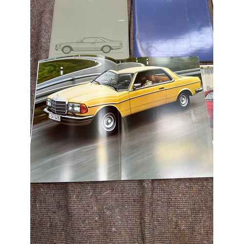 257 - Automobilia Ephemera: Mercedes-Benz 6 X Car Brochures for 240TD, 300TD, 200T, 230TE, 280TE 1982, 230... 