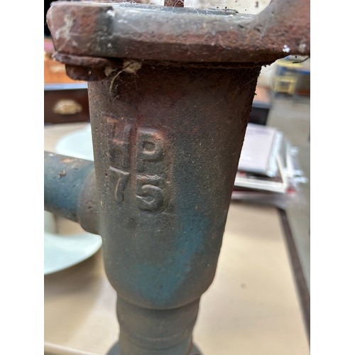 327 - A Vintage Cast Iron Hand Pump