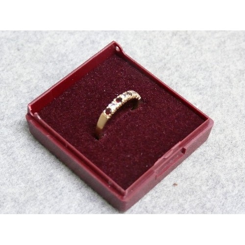 19 - 9ct GOLD RING WITH RED AND WHITE STONES SIZE 0 WEIGHT 1.44gr