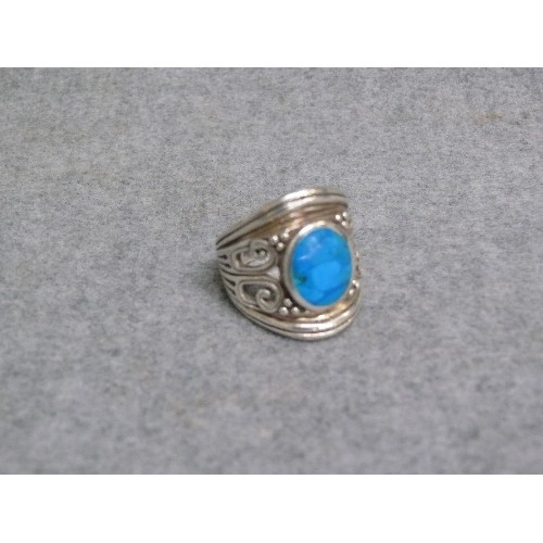 8 - A SOLID SILVER RING WITH A STONE OF TURQUOISE SIZE U WEIGHT 18.90 gr