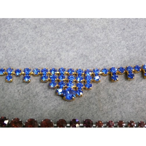 49 - 3 1930'S OR 40'S GLASS NECKLACES INCLUDING ONE WITH VIBRANT BLUE STONES ANOTHER WITH AMETHYST COLOUR... 