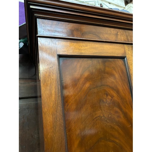 442 - A small mahogany wardrobe from the 1920's with panelled doors, hanging rail, original key - 82cm x 5... 