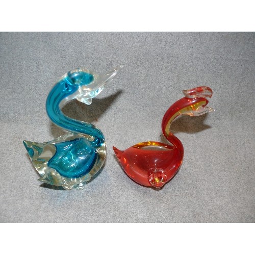 66 - GLASS ART, COCKEREL ASH TRAY AND A BLUE DUCK