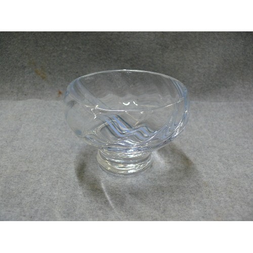 67 - CAITHNESS, GLASS AND CRYSTAL HAND MADE BOWL WITH BOX