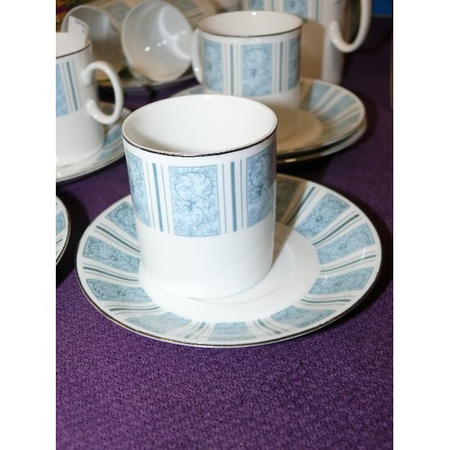 87 - A RETRO CHINESE COFFEE SET