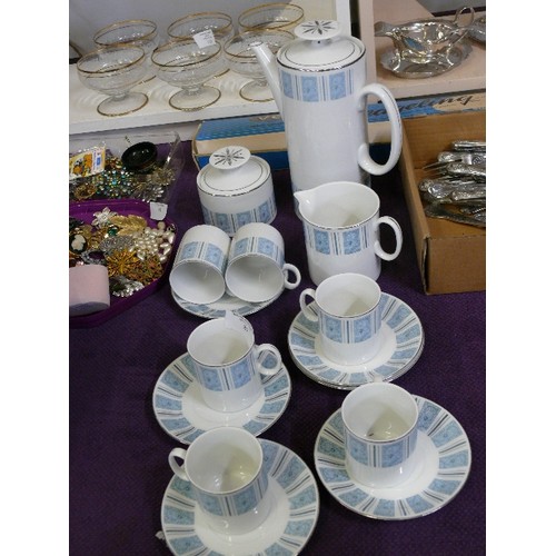 87 - A RETRO CHINESE COFFEE SET