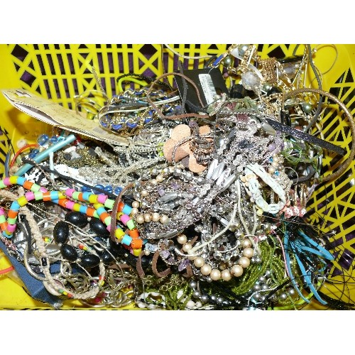 134 - A LARGE BASKET OF VARIOUS COSTUME JEWELLERY