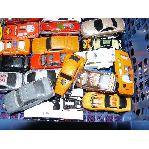 199 - A LARGE QUANTITY OF PLAYWORN DIECAST CARS