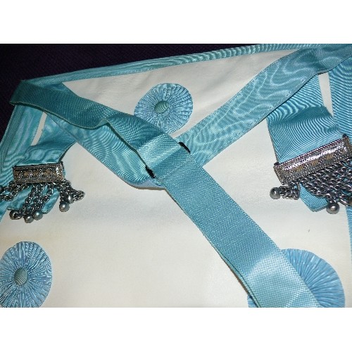 225 - A MASONIC APRON IN TURQUOISE