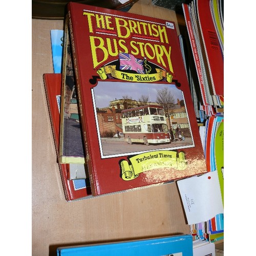 253 - COLLECTION OF 10 BUS & COACH BOOKS & LEAFLETS IN GOOD CONDITION TO INCLUDE 