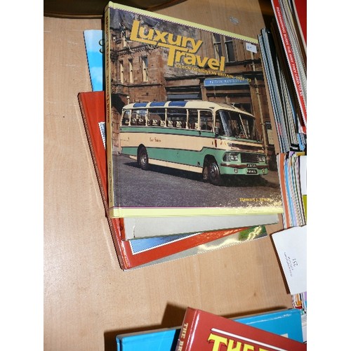 253 - COLLECTION OF 10 BUS & COACH BOOKS & LEAFLETS IN GOOD CONDITION TO INCLUDE 