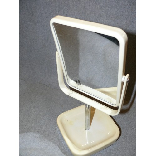 259 - A VINTAGE BAKELITE SHAVING MIRROR WITH TRINKET TRAY