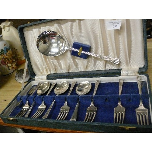 292 - A BOXED PART SET OF CUTLERY