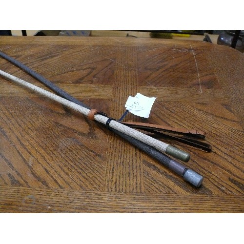 319 - 2 X 600MM RIDING CROPS