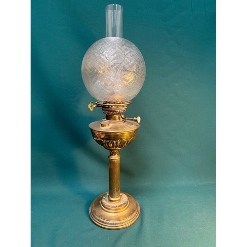 270 - A good Victorian brass oil lamp by the Veritas Lamp Works Germany with an original Victorian etched ... 