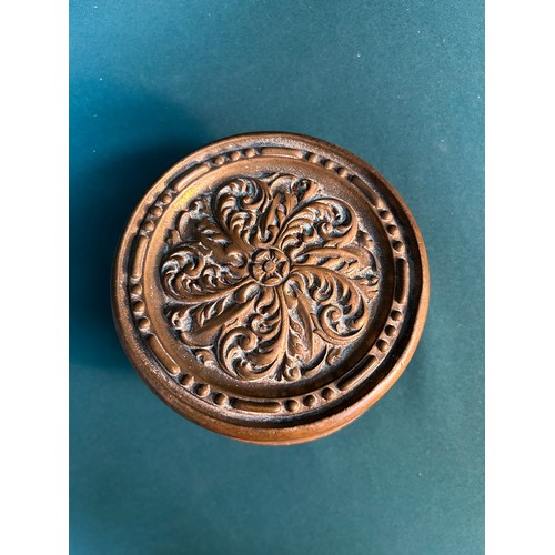 284 - A unusually large Victorian cast brass or bronze door knob with scrolling leaf and flower design. Wi... 