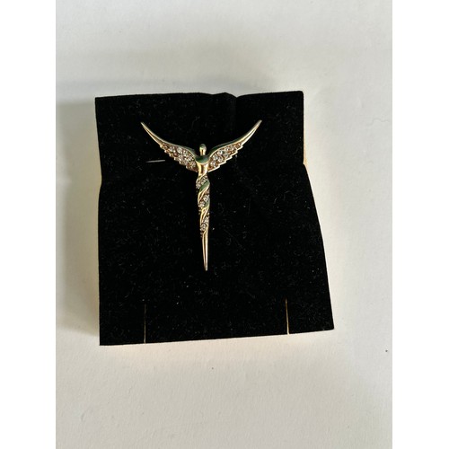 53 - An unusual yellow gold on 925 silver winged angel pendant (Angel of the North) set with clear stones