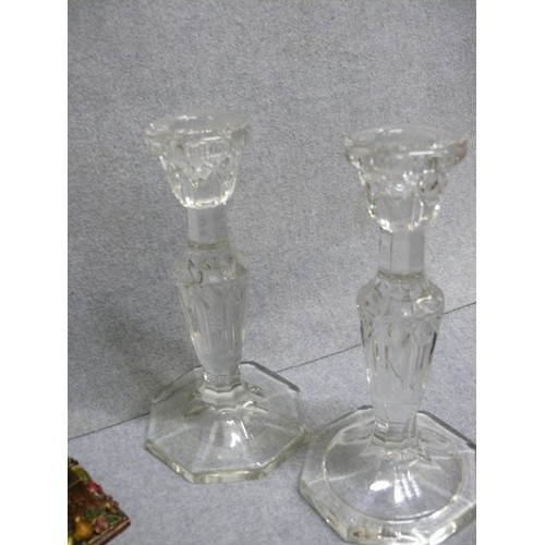 86 - PAIR OF ELEGANT GLASS CANDLESTICKS, TOGETHER WITH A SMALLER PAIR IN THE STYLE OF URNS ADORNED WITH F... 