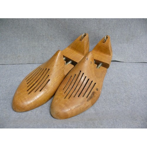 105 - PAIR OF WOODEN SHOE STRETCHERS.