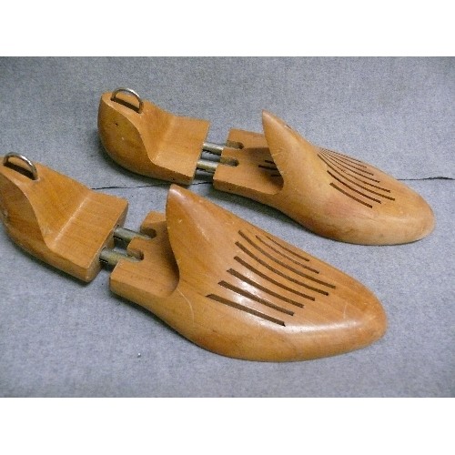 105 - PAIR OF WOODEN SHOE STRETCHERS.