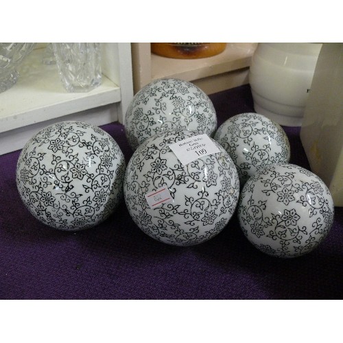 109 - SET OF DECORATIVE PORCELAIN BOULES. 3 LARGE, 2 SMALL.