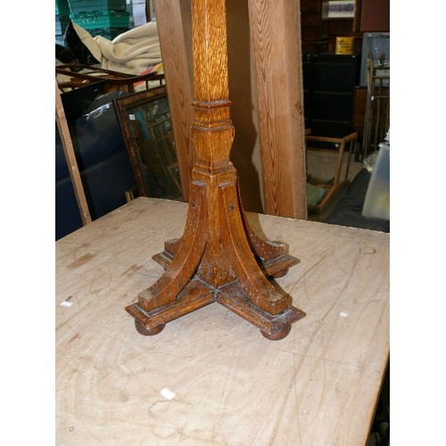 142 - LOVELY ART DECO WOODEN SIDE TABLE/PLANT STAND.